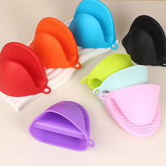 Silicone Heat Resistant Glove Clip – Non-Slip Insulation Pot & Bowl Holder, Cooking and Baking Oven Mitt (1 Pc, Random Color)