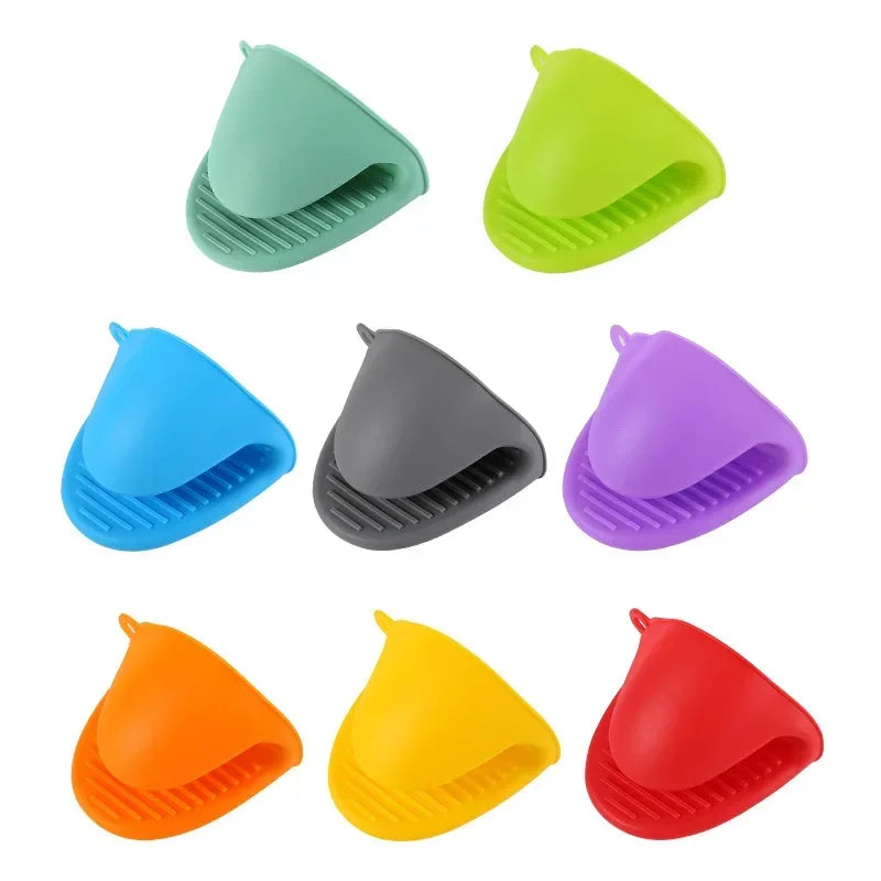 Silicone Heat Resistant Glove Clip – Non-Slip Insulation Pot & Bowl Holder, Cooking and Baking Oven Mitt (1 Pc, Random Color)