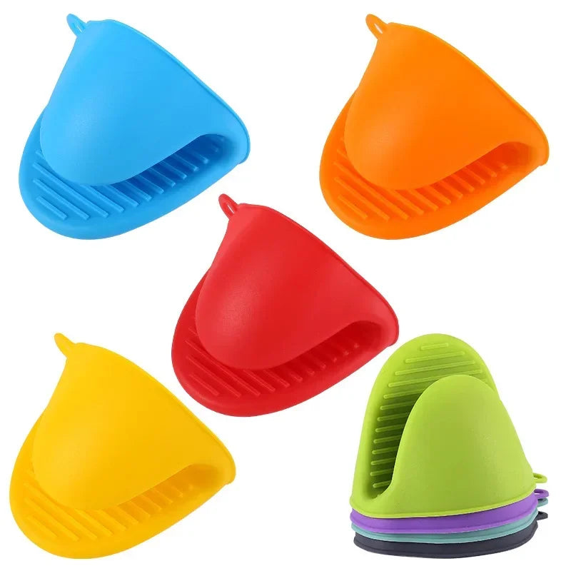 Silicone Heat Resistant Glove Clip – Non-Slip Insulation Pot & Bowl Holder, Cooking and Baking Oven Mitt (1 Pc, Random Color)