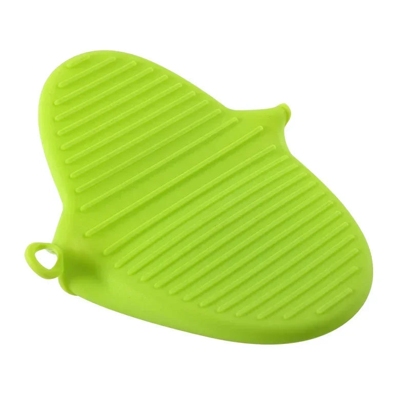 Silicone Heat Resistant Glove Clip – Non-Slip Insulation Pot & Bowl Holder, Cooking and Baking Oven Mitt (1 Pc, Random Color)